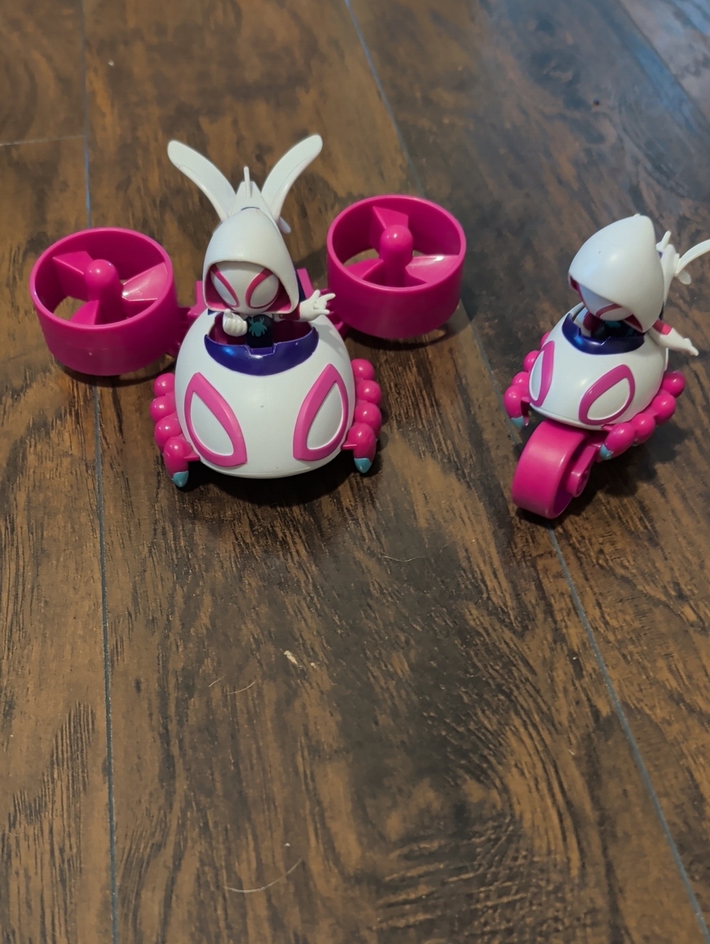 Marvel Spider-Gwen Vehicle Duo - White & Pink